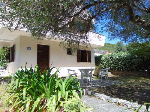  Studio Apartment Petra in Donje Selo na Šolti