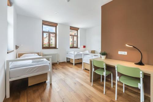 3 twin beds