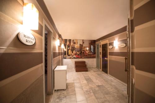 Blueberry Boutique Hotel - image 8