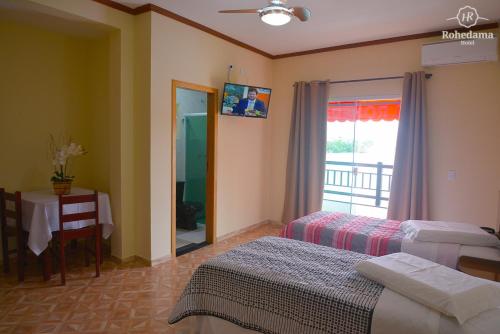 2 twin beds