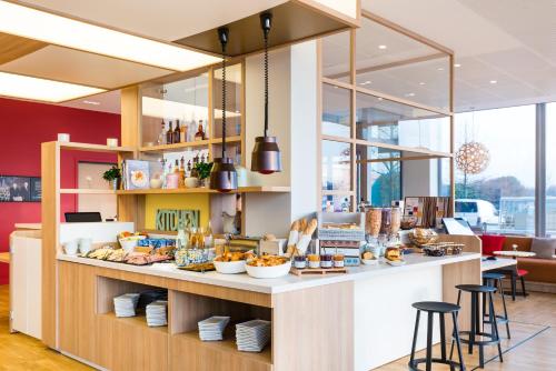 Étterem, ibis Styles Versailles Guyancourt in Guyancourt