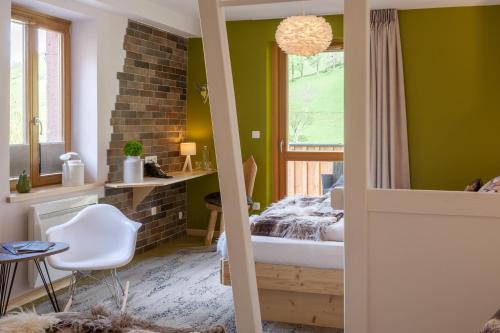 2 queen beds