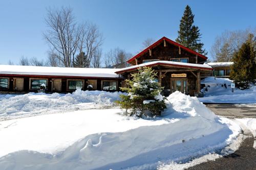 Adirondack Spruce Lodge - image 4