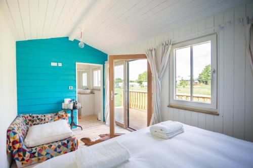 The Holford Arms Chalets and Glamping