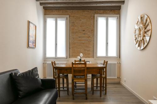 Rialto Suite 1602 Room Type - Apartment