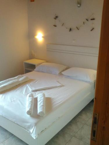 One-Bedroom Apartment (3 Adults) image 5