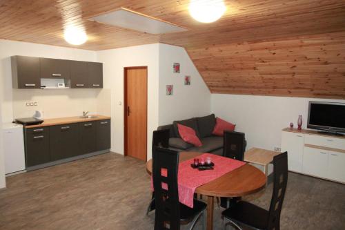 virtuve, Apartmany Svijany in Svijany