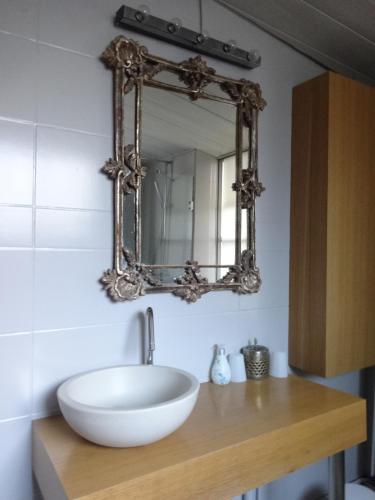 Les Serruriers - Appartement Spacieux avec Terrasse & Parking - image 14