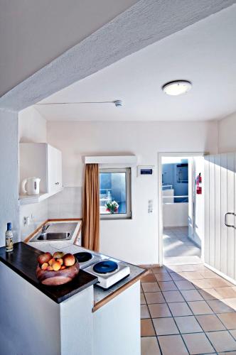 Ourania Apartments - image 2