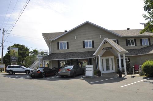 入口, 布蘭奇德哈博韋拉汽車旅館 (Motel Blanche d'Haberville) in 聖讓波若利