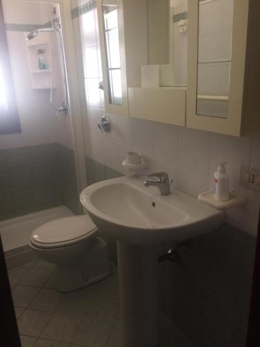 One-Bedroom House image 10