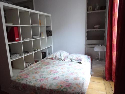 Les Serruriers - Appartement Spacieux avec Terrasse & Parking - image 8