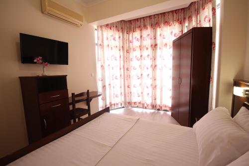 Hotel Ari – Saranda, OR