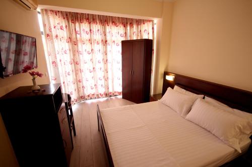 Hotel Ari – Saranda, OR