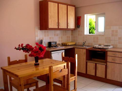 Marinos Apartments - image 8