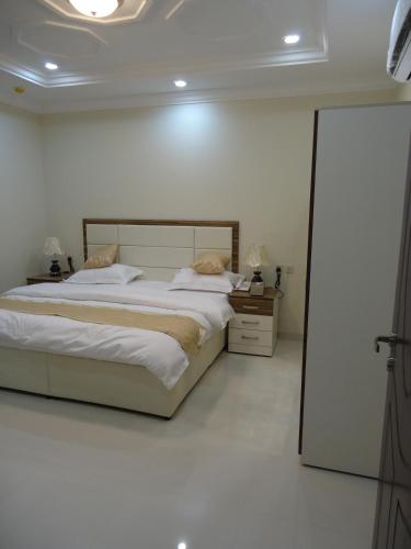 Guestroom, Durrat Al Rayyan Furnished Apartments in Ar Rabwah
