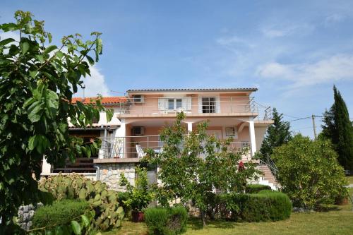  Apartments Markovic, Unterkunft in Dobrinj