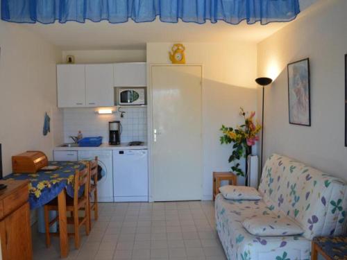 Appartement Le Lavandou, 3 pieces, 6 personnes - FR-1-251-61