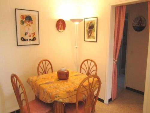 Appartement Bormes-les-Mimosas, 3 pieces, 4 personnes - FR-1-251-76