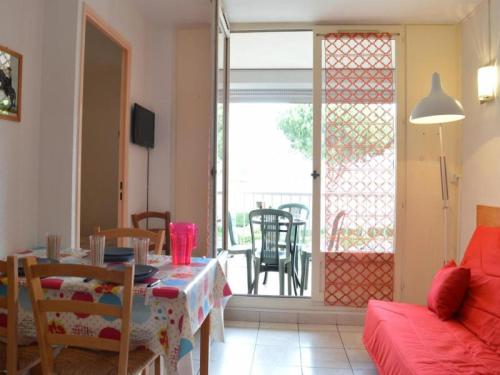 Appartement Le Grau-du-Roi, 2 pieces, 6 personnes - FR-1-250-75