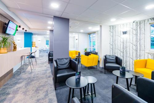 gedeelde lounge/tv-ruimte, The Originals City, Ara Hôtel, Landerneau in Landerneau