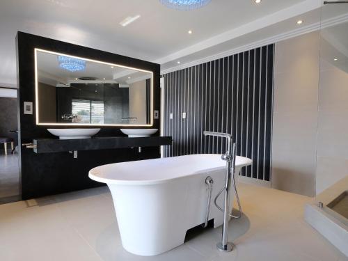 Bathroom, S Villa Moyal Executive Apartment and Suites in Greater Melrose