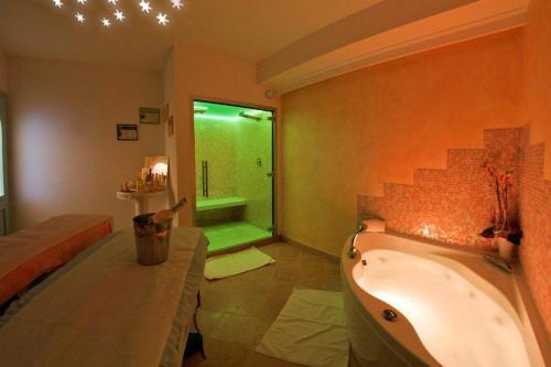 Hotel Cristallo - image 8