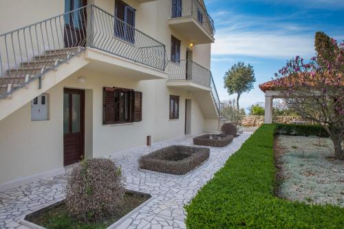 Apartment Macan, Unterkunft in Cavtat