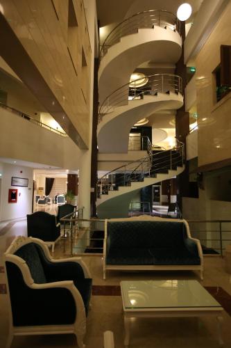 Valeri Beach Hotel - image 4