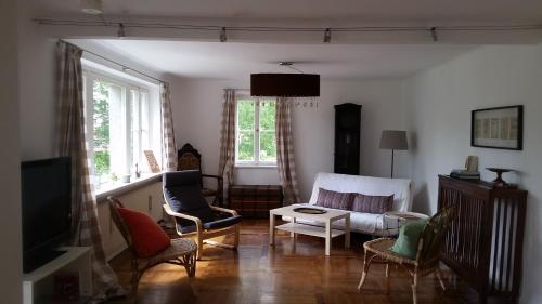 Villa mit Pool im Park Wachwitzgrund - Große Ferienwohnung in EG der Villa, Drážďany (fotografie 6)