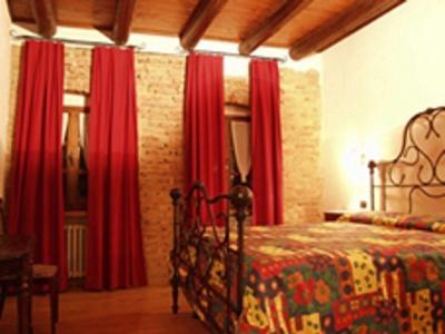  B&B Grotto Valle, Pension in Cisterna dʼAsti bei Cavallo