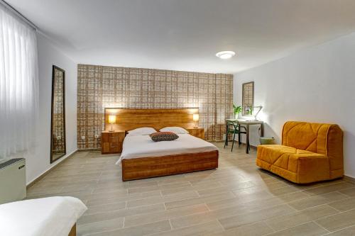 Hotel Skradinski Buk - image 2