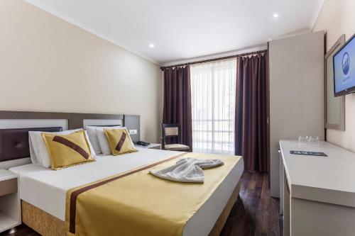 Ayhan Hotel Room Type - Deluxe Double Room