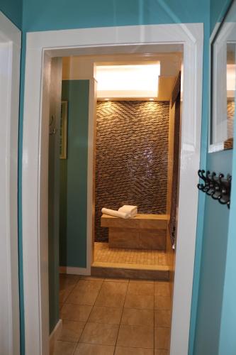 La Te Da - Adult Only, 21 or older in Key West, USA