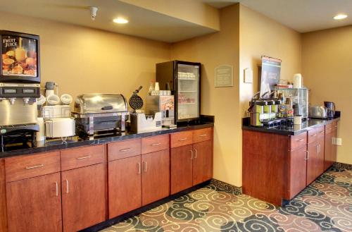 Cobblestone Inn & Suites - Hartington