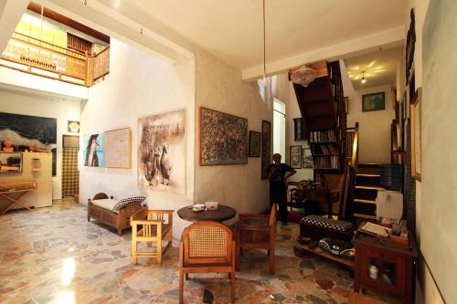 Posnya Seni Godod Art Gallery & Homestay