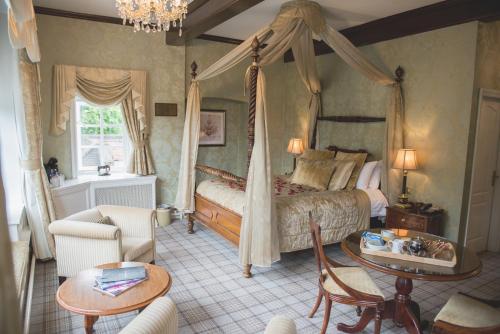 Mere Court Hotel - image 4
