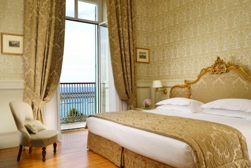 Queen Suite with Sea View with Balcony