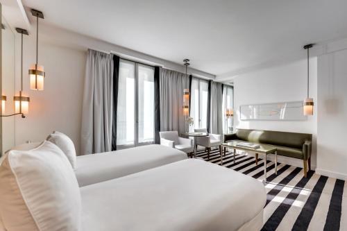 2 queen beds