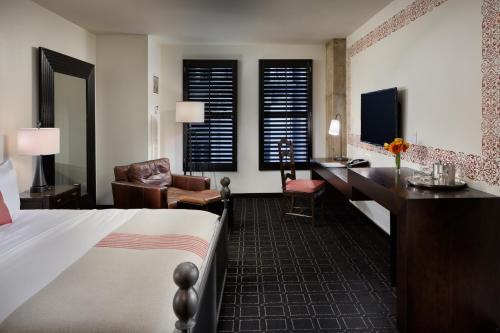 room detail thumbnail 1