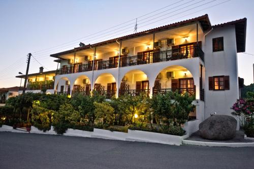 Sunset Hotel - main image