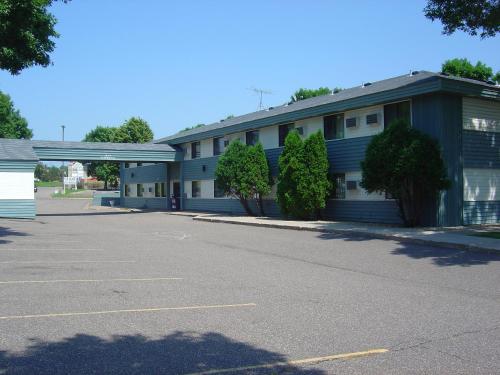 Wakota Inn and Suites