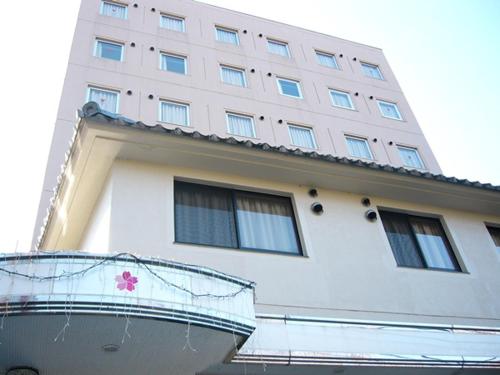 Hotel Wakasa Hotel Wakasa is conveniently located in the popular Ashikaga area. Featuring a satisfying list of amenities, guests will find their stay at the property a comfortable one. Service-minded staff will we