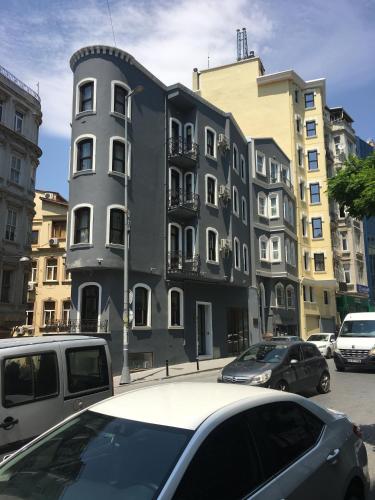 Cordis Hotel - image 2