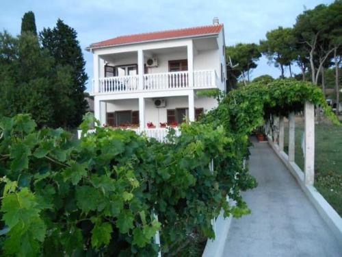  Apartment Maglica in Zlarin
