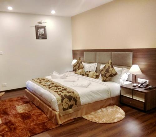 Double Room image 3