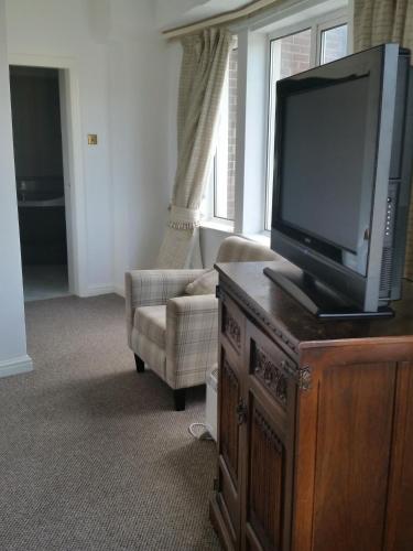 The Bridge Hotel - image 2