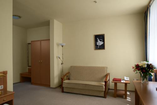 1 double bed, 1 sofa bed