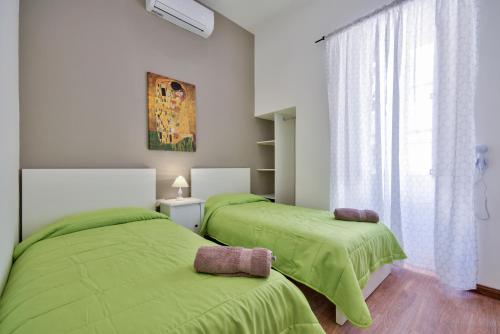 Valletta Luxe 3-Bedroom Duplex Penthouse with Sea View Terrace and Jacuzzi, La Valette (photo 5)