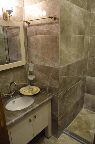 Orchis Hotel - image 6